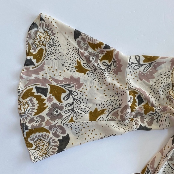 Boho Blouse w Bell Sleeves - Picture 2 of 13